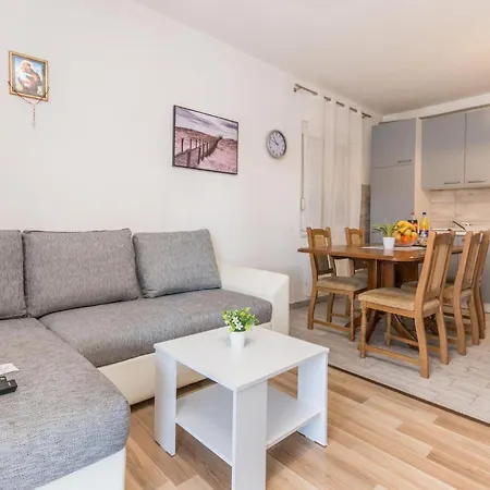 2 Bedroom Stunning In Galovac Galovac (Zadar)