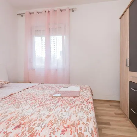 2 Bedroom Stunning In Galovac * Galovac (Zadar)