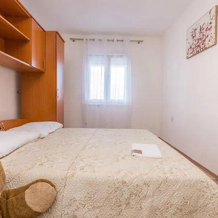 2 Bedroom Stunning In Galovac * Galovac (Zadar)